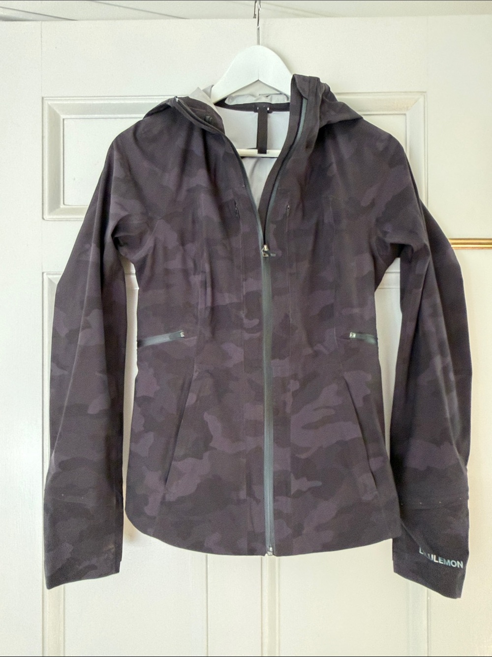 lululemon athletica Women’s Hooded Zip Jacket - Dark Gray Camo